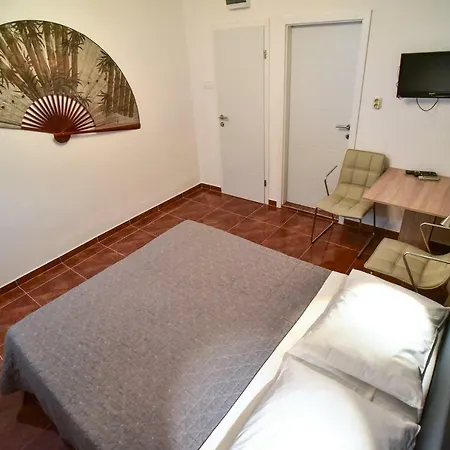 Benelux Apartment