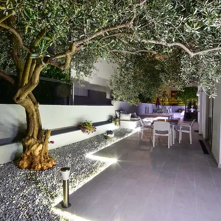 Apartament Benelux *